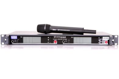 Sennheiser EM3032 SKM5000 Wireless Microphone System with Handheld Transmitter